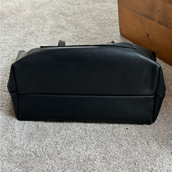 Portland Leather classic black oiled leather oversized tote bag largest - Picture 5 of 8